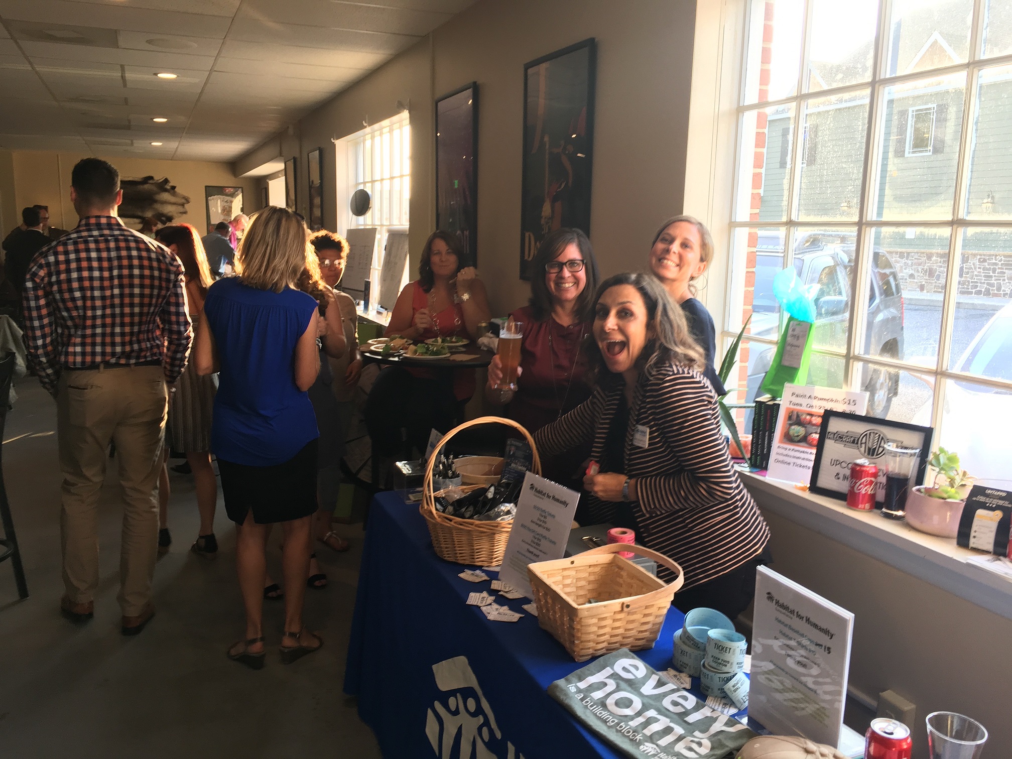 2018 HBN Happy Hour welcoming guests